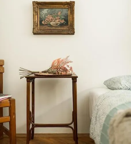 아파트 Artisan & Old-timey 2 Bedrooms *