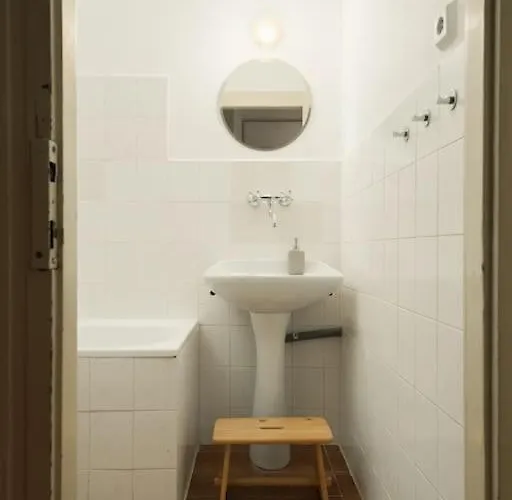 아파트 Artisan & Old-timey 2 Bedrooms *