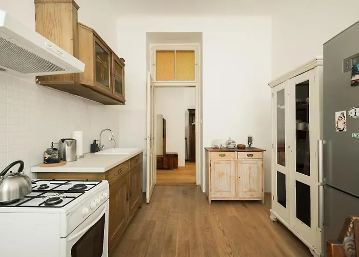 Artisan & Old-timey 2 Bedrooms
