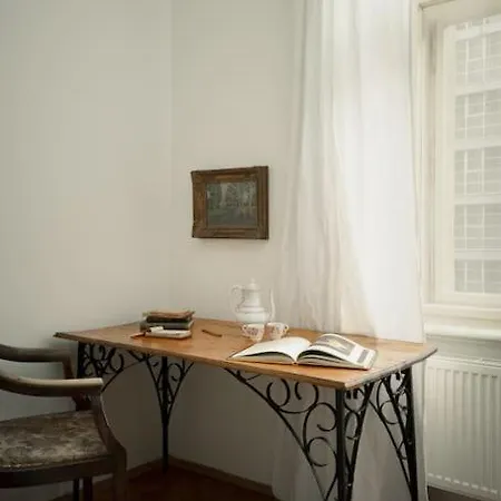 Apartment Artisan & Old-timey 2 Bedrooms Prague