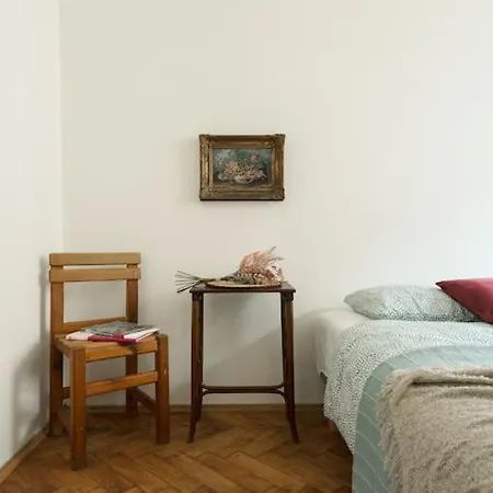 Artisan & Old-timey 2 Bedrooms *