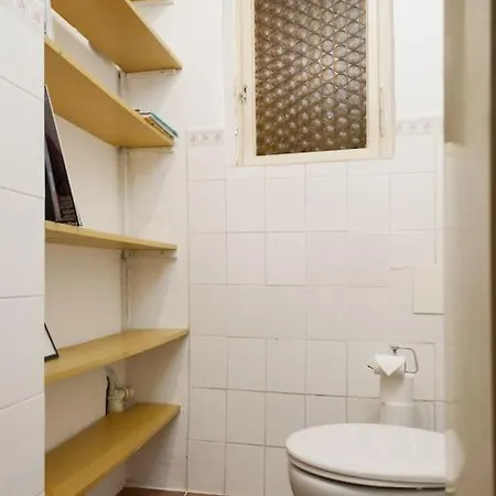 Artisan & Old-timey 2 Bedrooms Apartament