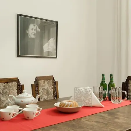 Apartament Artisan & Old-timey 2 Bedrooms Praga