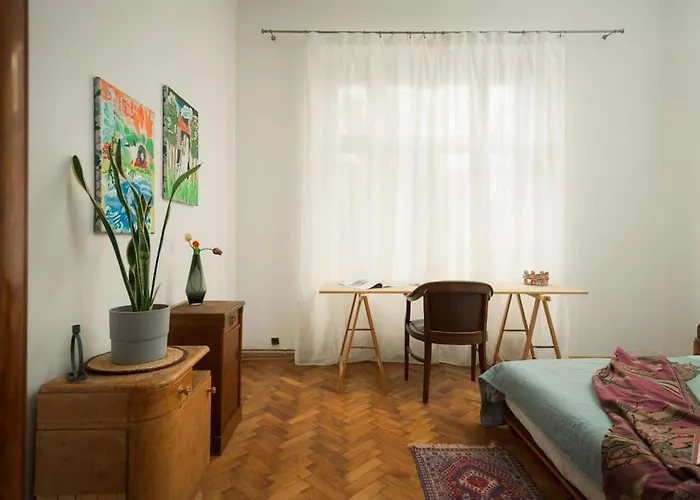 Artisan & Old-timey 2 Bedrooms